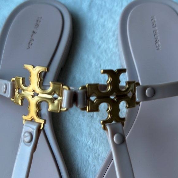 Tory Burch Roxanne Jelly Sandals - Picture 6 of 16